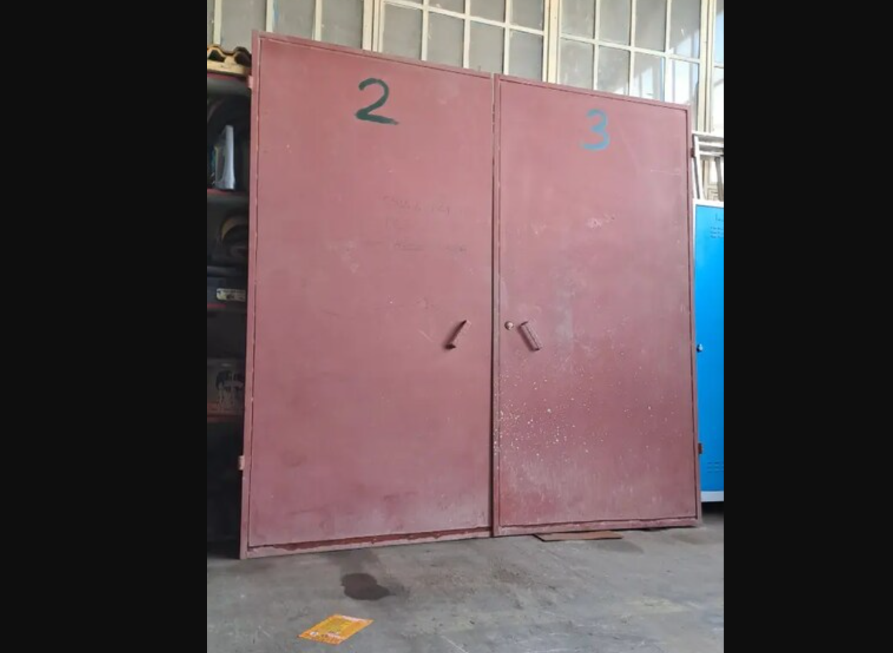 ikinci el demir dükkan kapısı