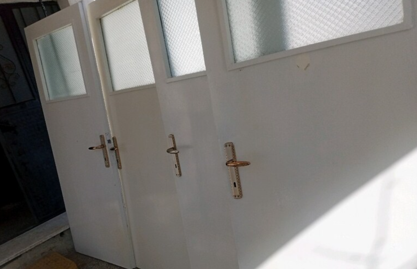 ikinci el iyi durumda beş adet daire kapısı