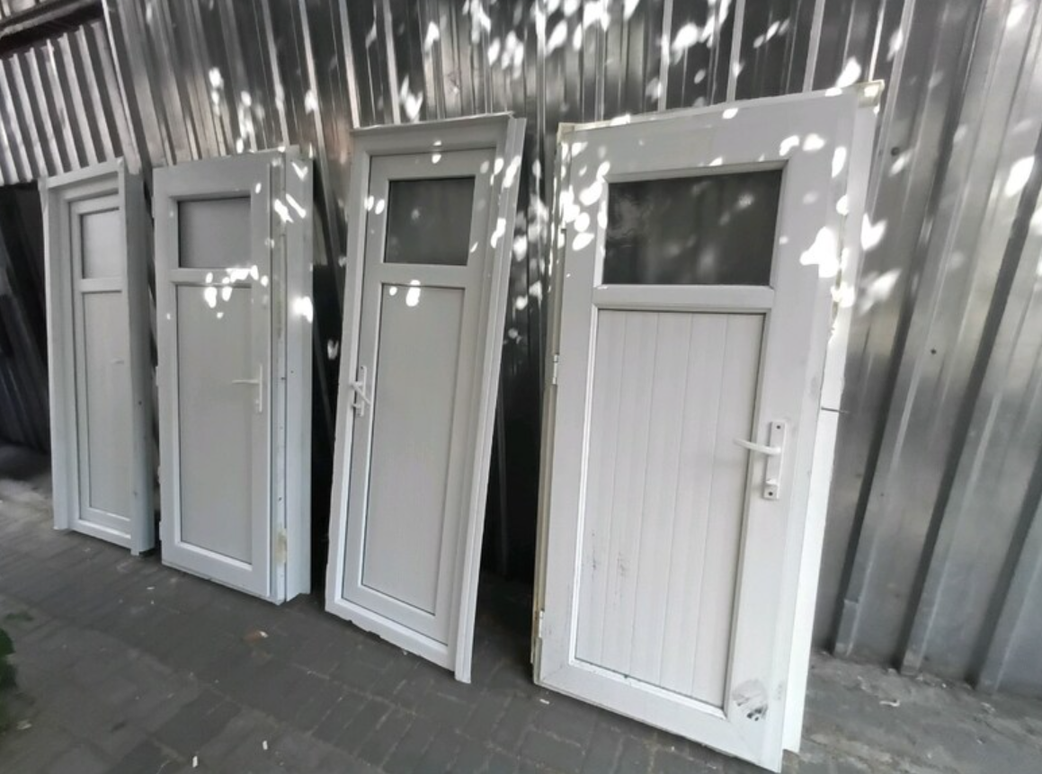 temiz sokulmuş pimapen kapılar