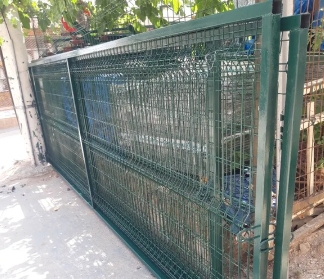 bahçe kapısı
